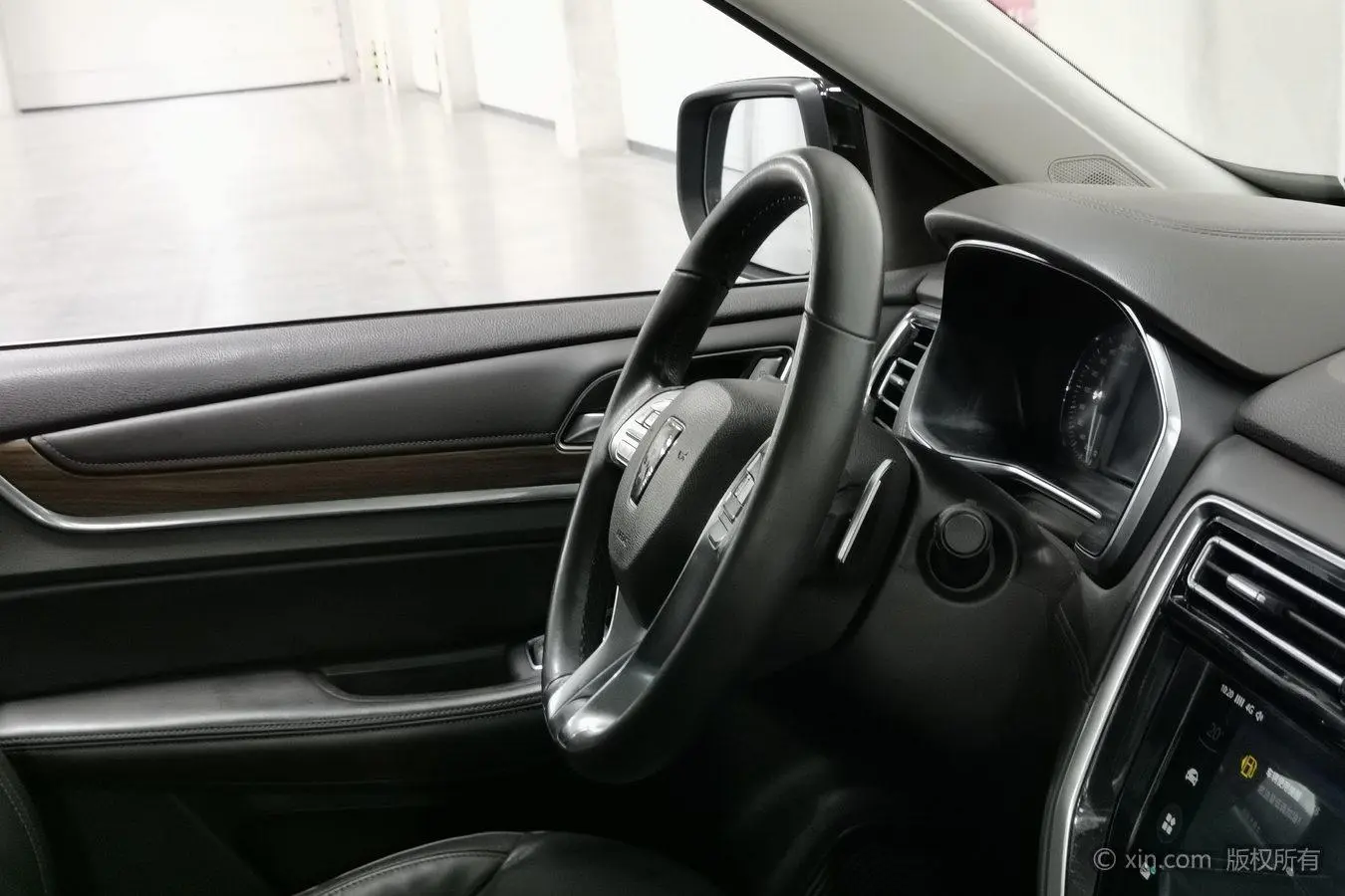 Roewe RX8 2019 30T Smart Connected 2WD Flagship