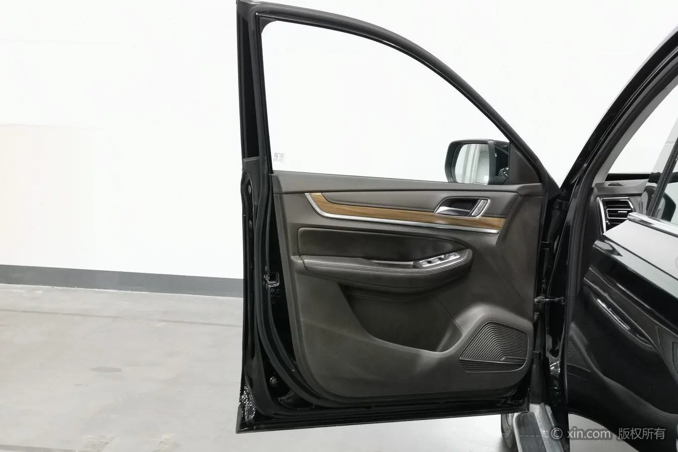 Roewe RX8 2019 30T Smart Connected 2WD Flagship