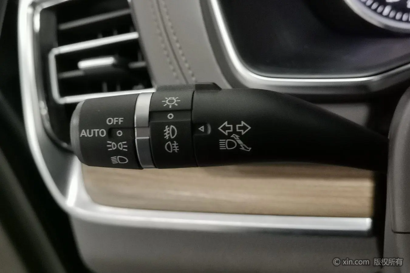 Roewe RX8 2019 30T Smart Connected 2WD Flagship
