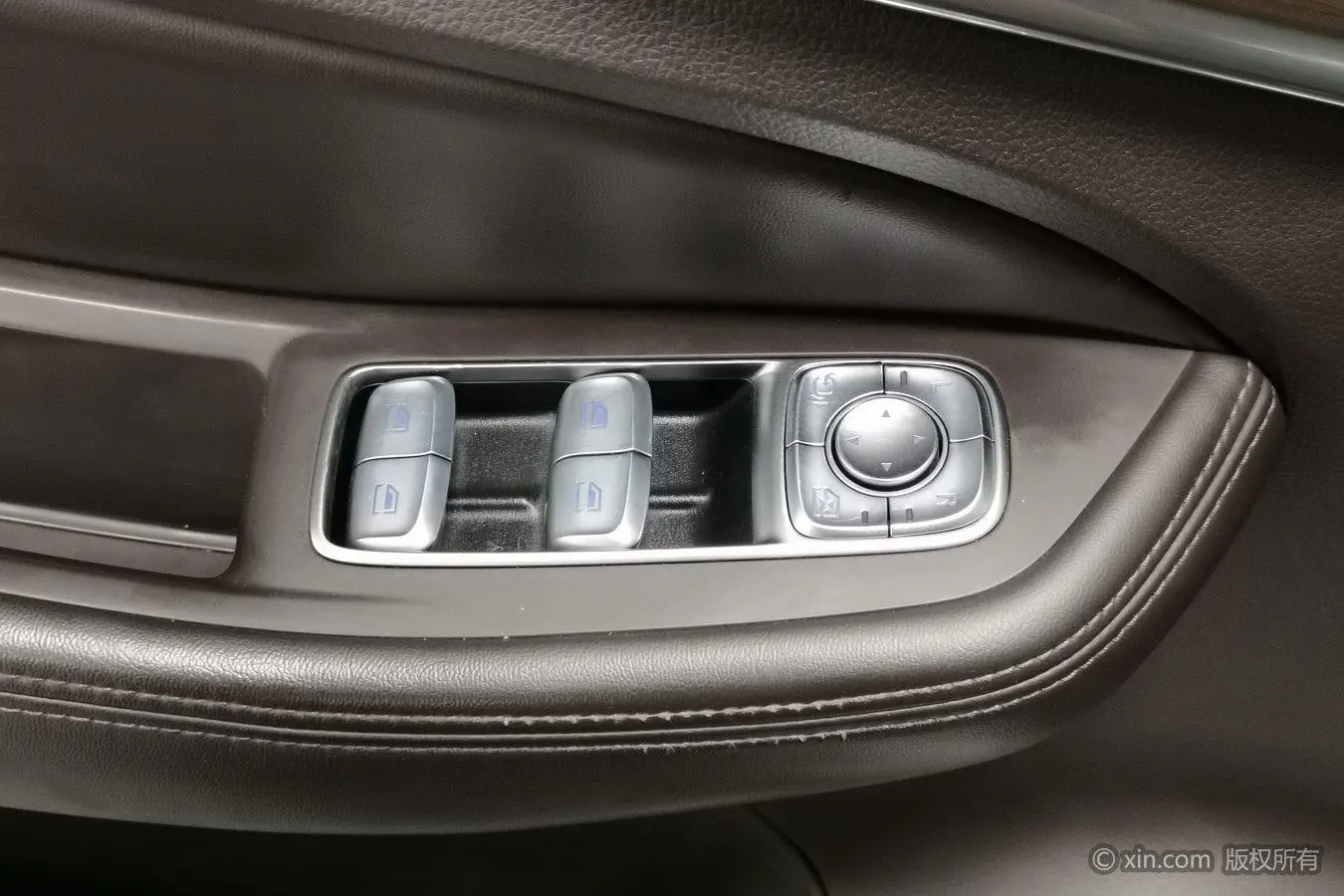 Roewe RX8 2019 30T Smart Connected 2WD Flagship