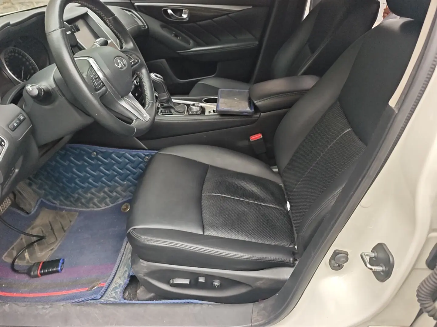 Infiniti Q50L 2018 2.0T Comfort China VI