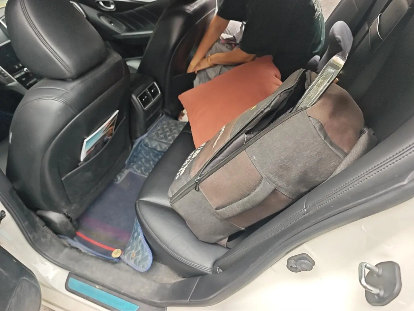 Infiniti Q50L 2018 2.0T Comfort China VI
