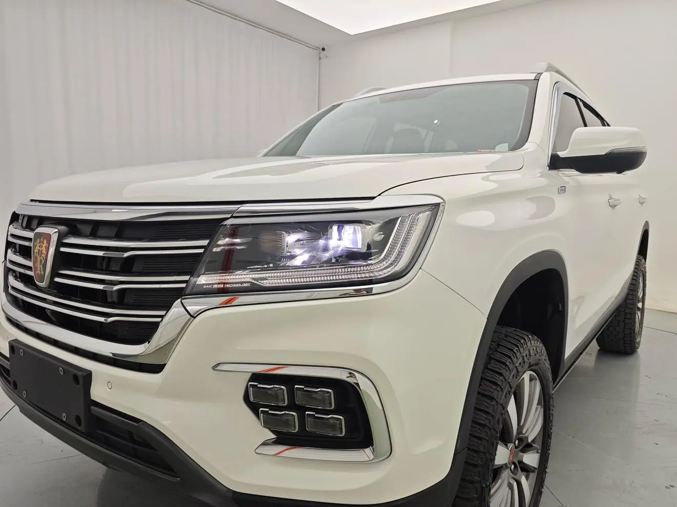 Roewe RX8 2019 30T Smart Connected 4WD Flagship