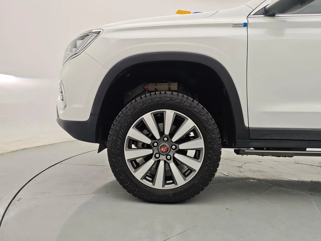 Roewe RX8 2019 30T Smart Connected 4WD Flagship