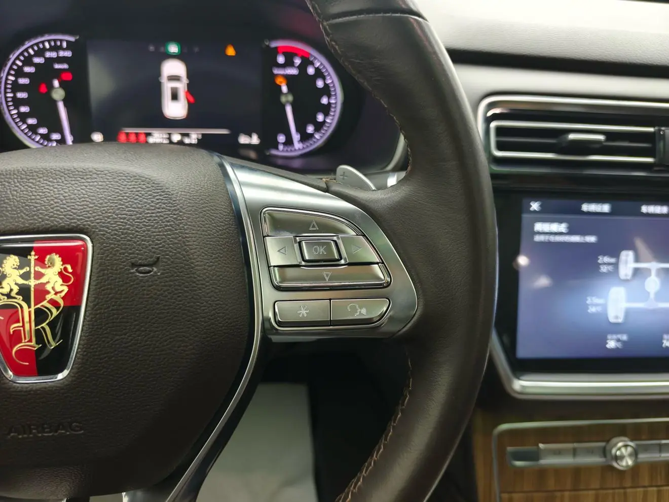 Roewe RX8 2019 30T Smart Connected 4WD Flagship