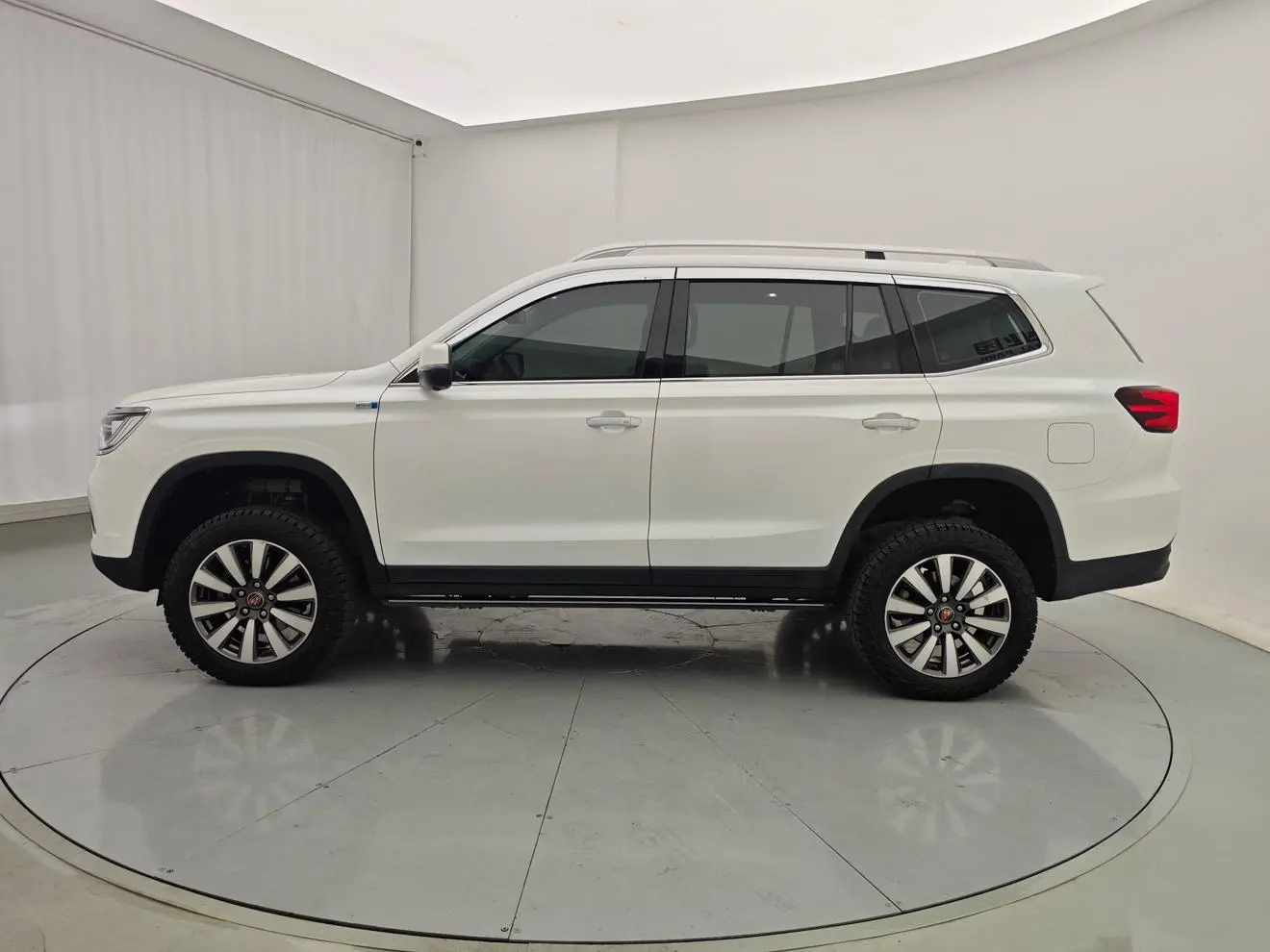 Roewe RX8 2019 30T Smart Connected 4WD Flagship