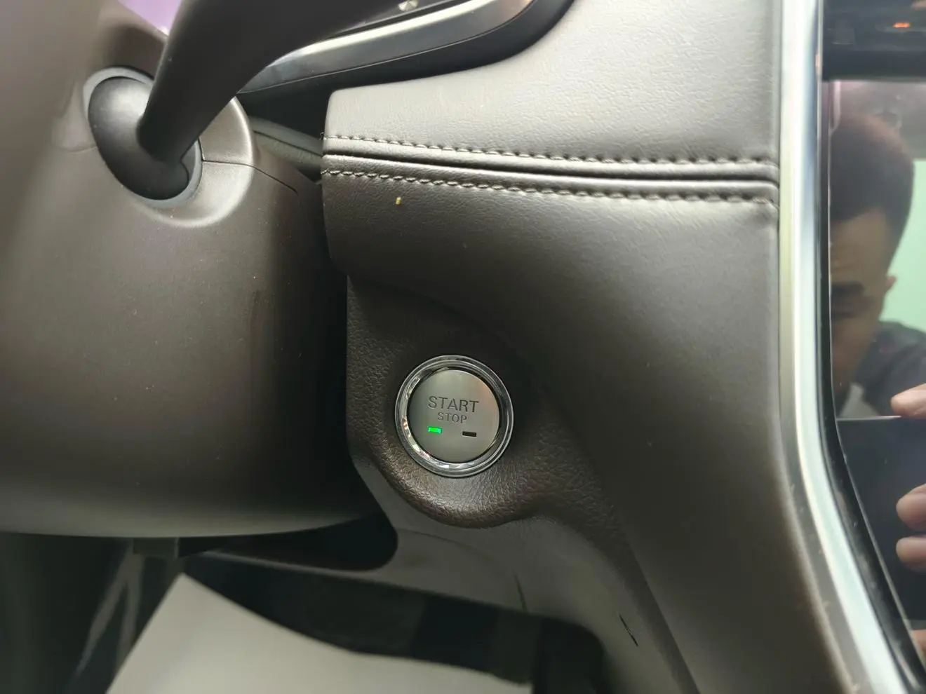 Roewe RX8 2019 30T Smart Connected 4WD Flagship