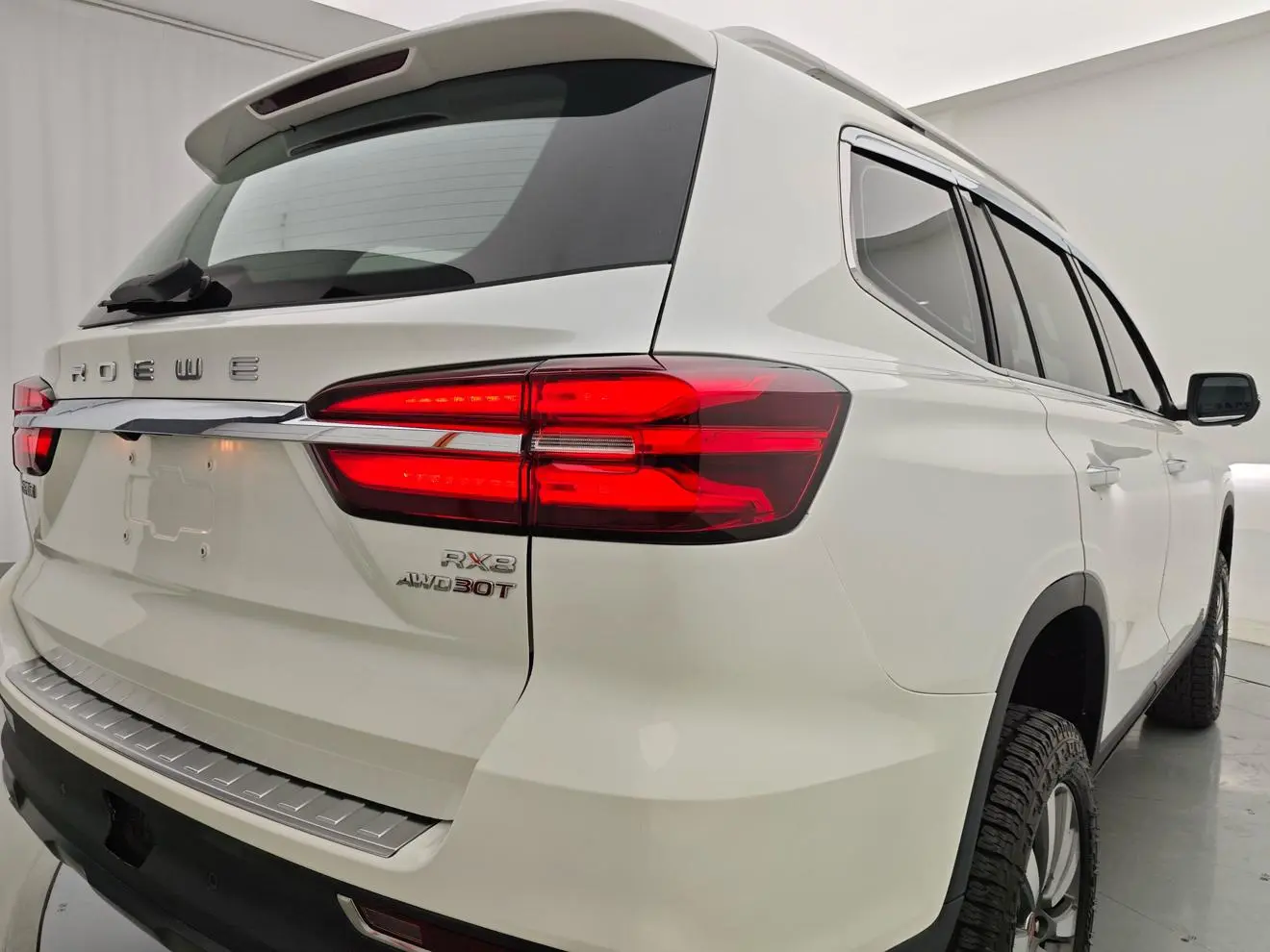 Roewe RX8 2019 30T Smart Connected 4WD Flagship