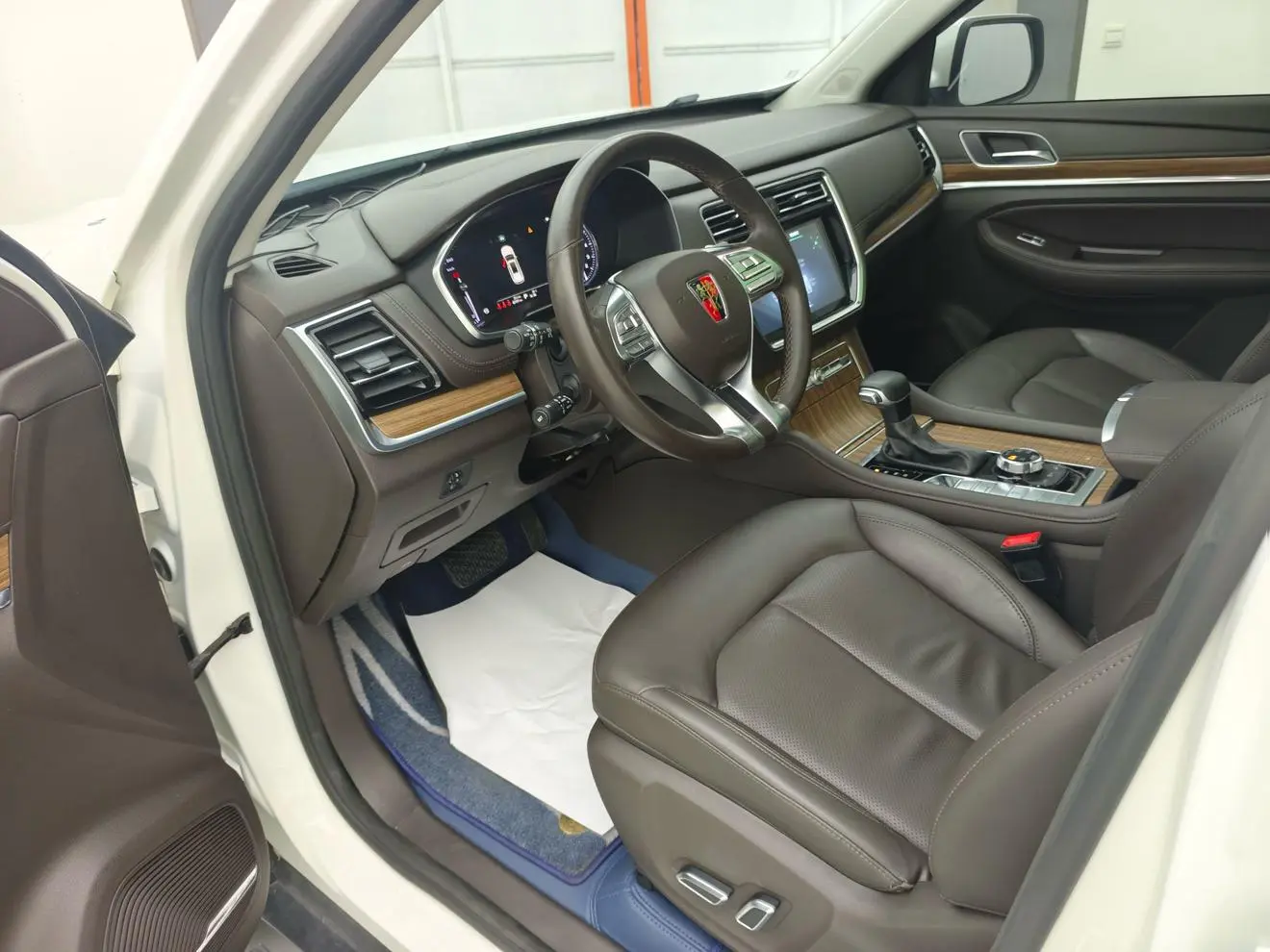 Roewe RX8 2019 30T Smart Connected 4WD Flagship