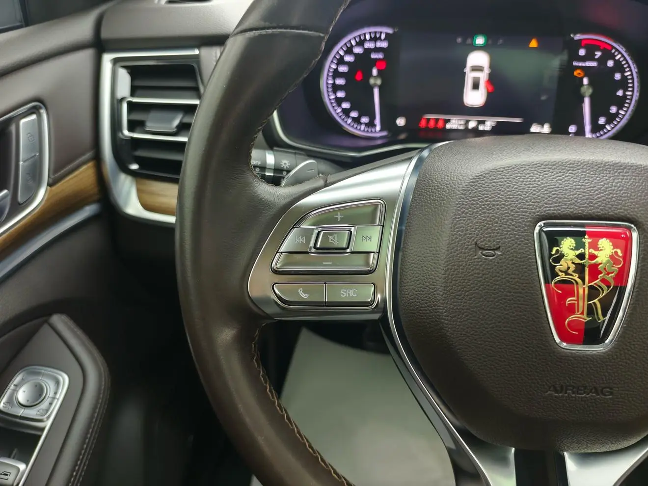 Roewe RX8 2019 30T Smart Connected 4WD Flagship