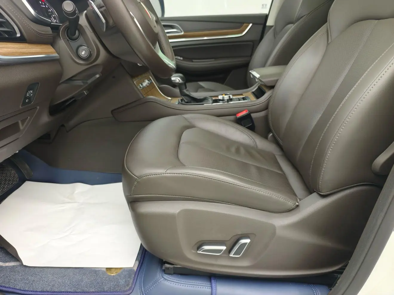 Roewe RX8 2019 30T Smart Connected 4WD Flagship