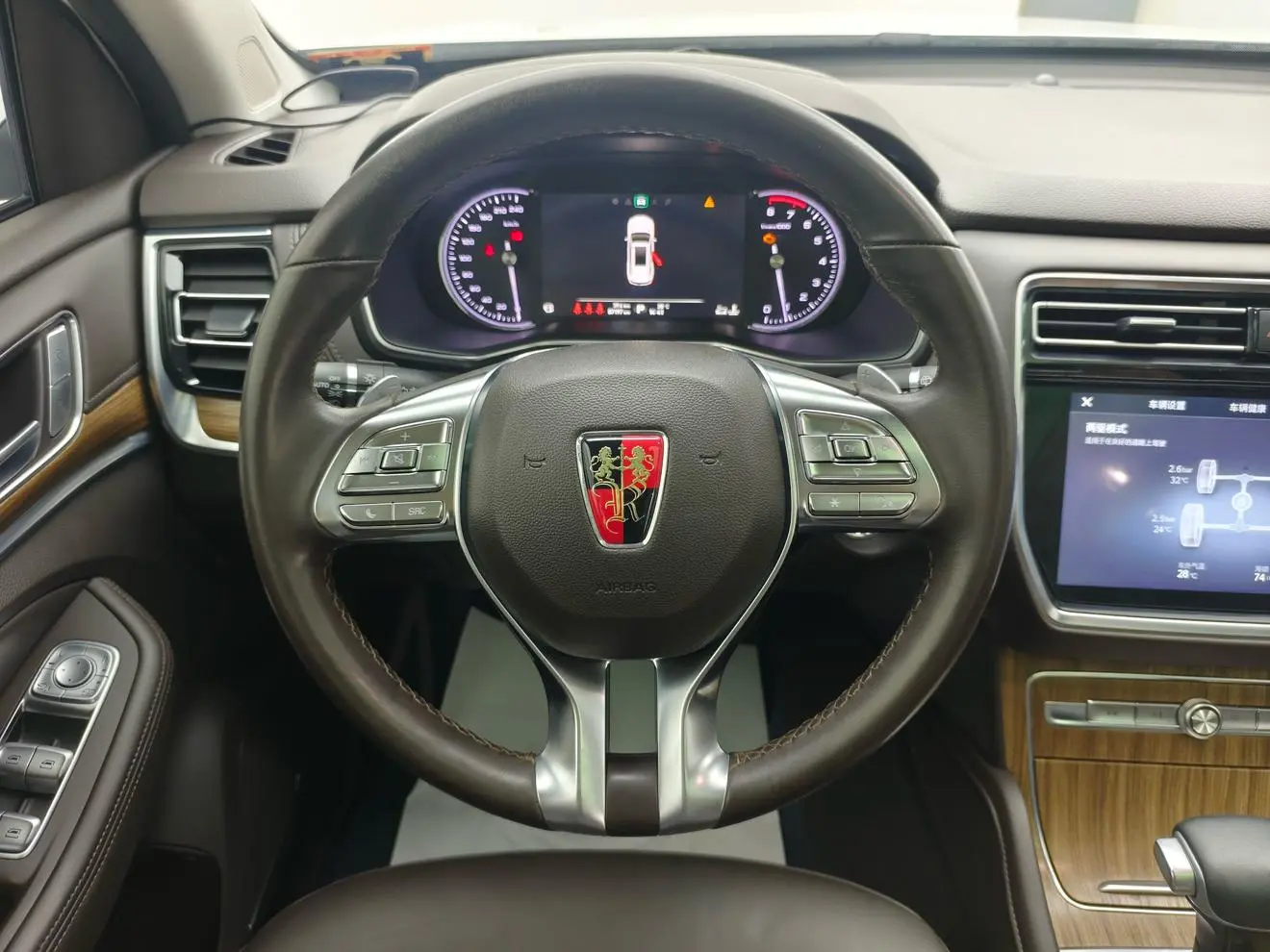 Roewe RX8 2019 30T Smart Connected 4WD Flagship