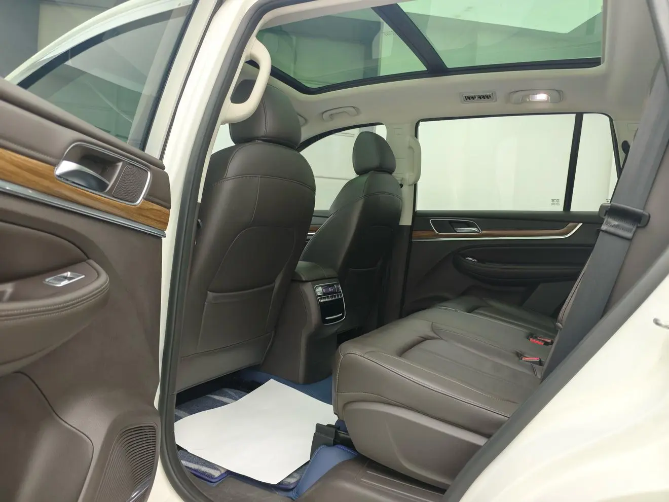 Roewe RX8 2019 30T Smart Connected 4WD Flagship