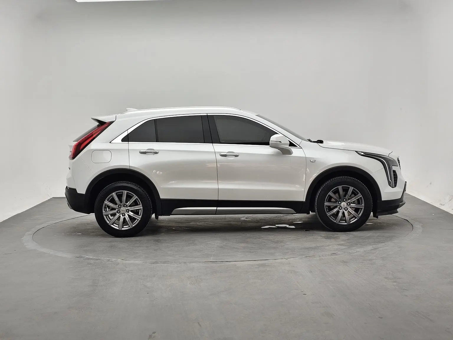 Cadillac XT4 2020 Facelift 28T 2WD Luxury