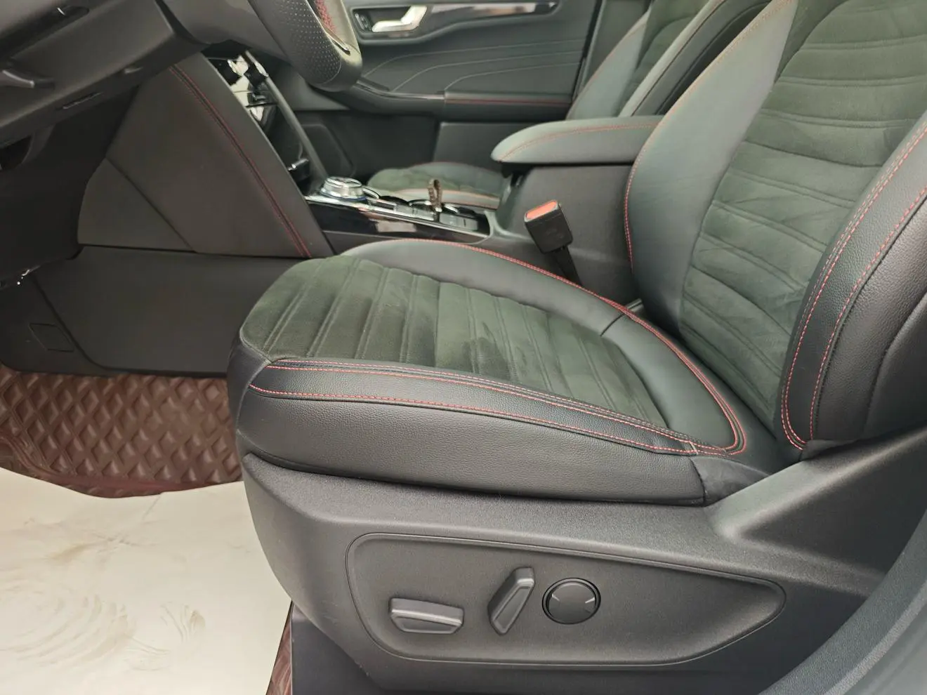 Ford Escape 2019 EcoBoost 245 4WD ST-LINE
