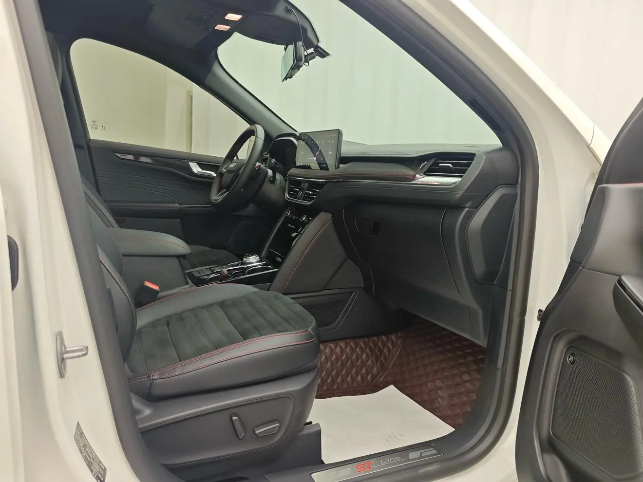 Ford Escape 2019 EcoBoost 245 4WD ST-LINE