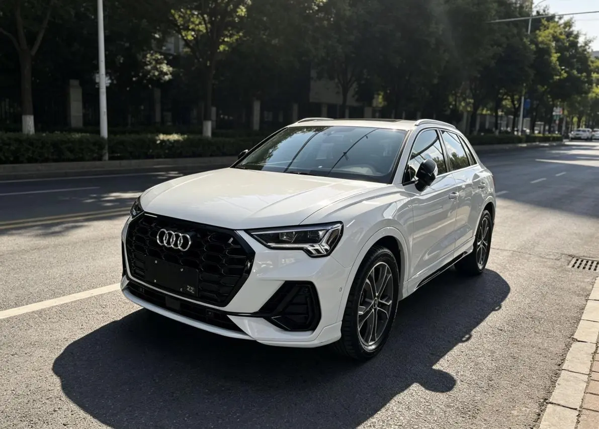 Audi Q3 2023 35 TFSI Dynamic Fashion