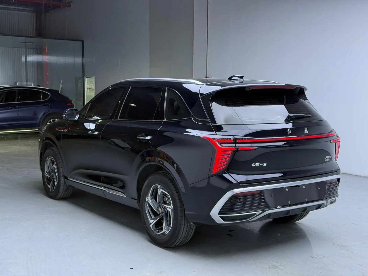 Hongqi HS3 2023 1.5T