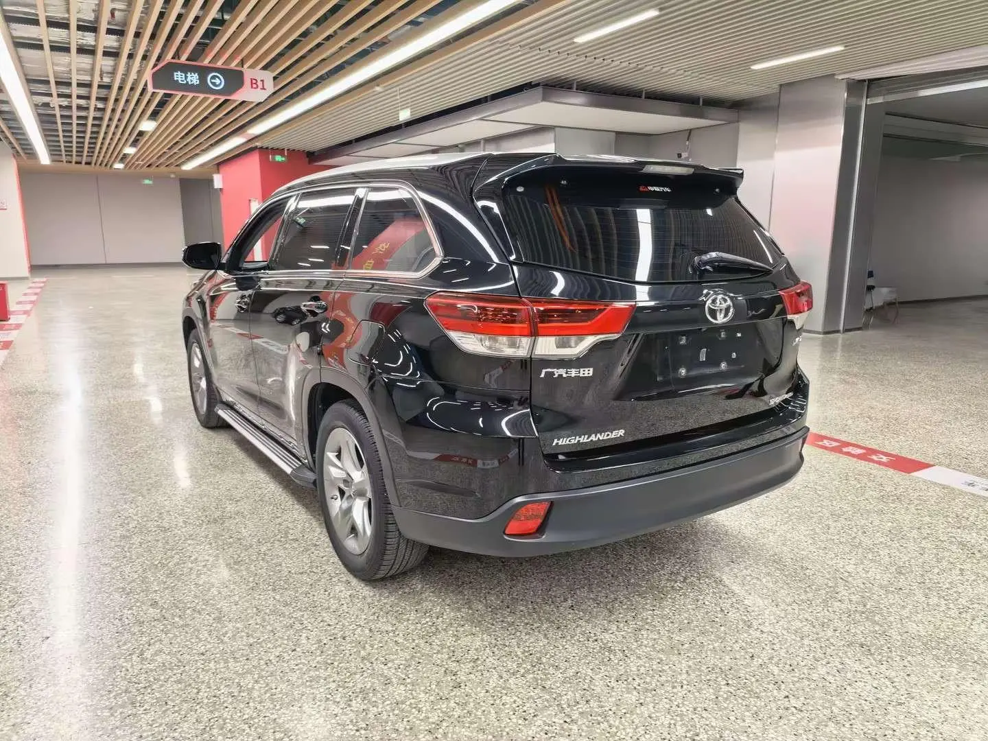 Toyota Highlander 2018 2.0T 4WD Premium 7 seat China VI