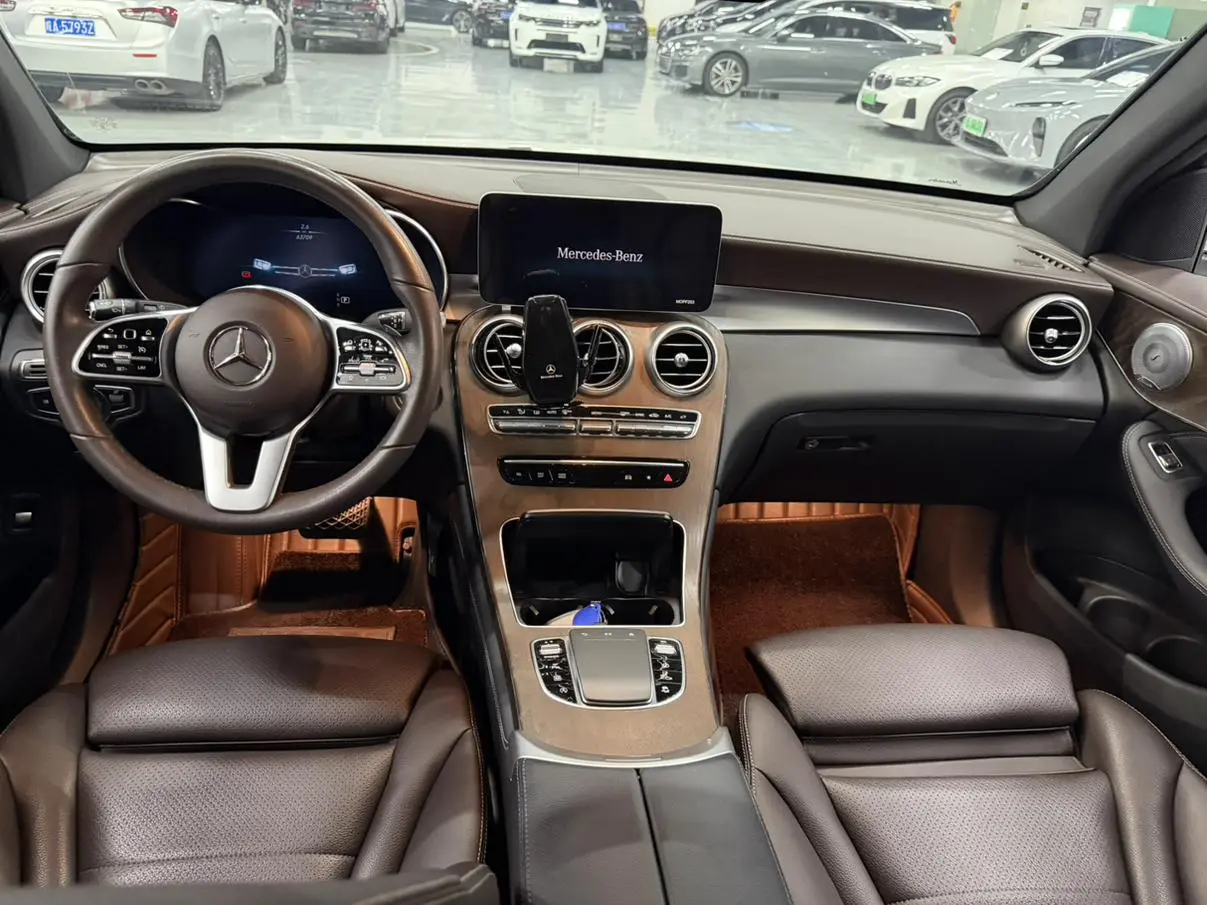 Mercedes-Benz GLC 2020 Facelift GLC 260 L 4MATIC Luxury