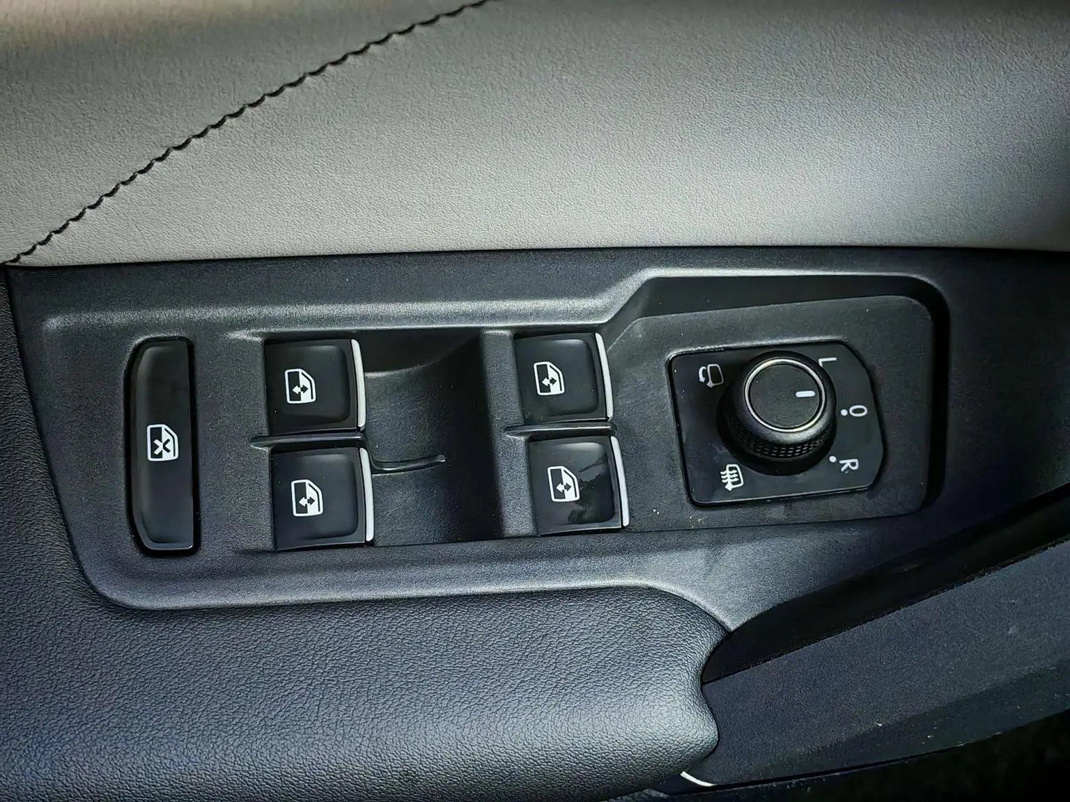 Volkswagen Tayron 2023 280TSI 2WD Luxury Plus