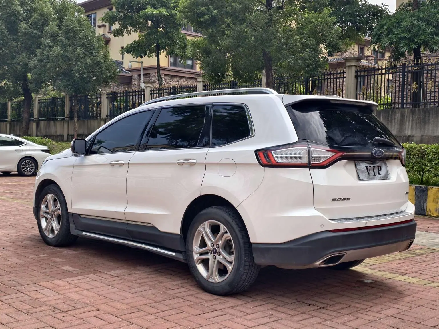 Ford Edge 2018 EcoBoost 245 2WD Sharp Luxury 7 seat China VI
