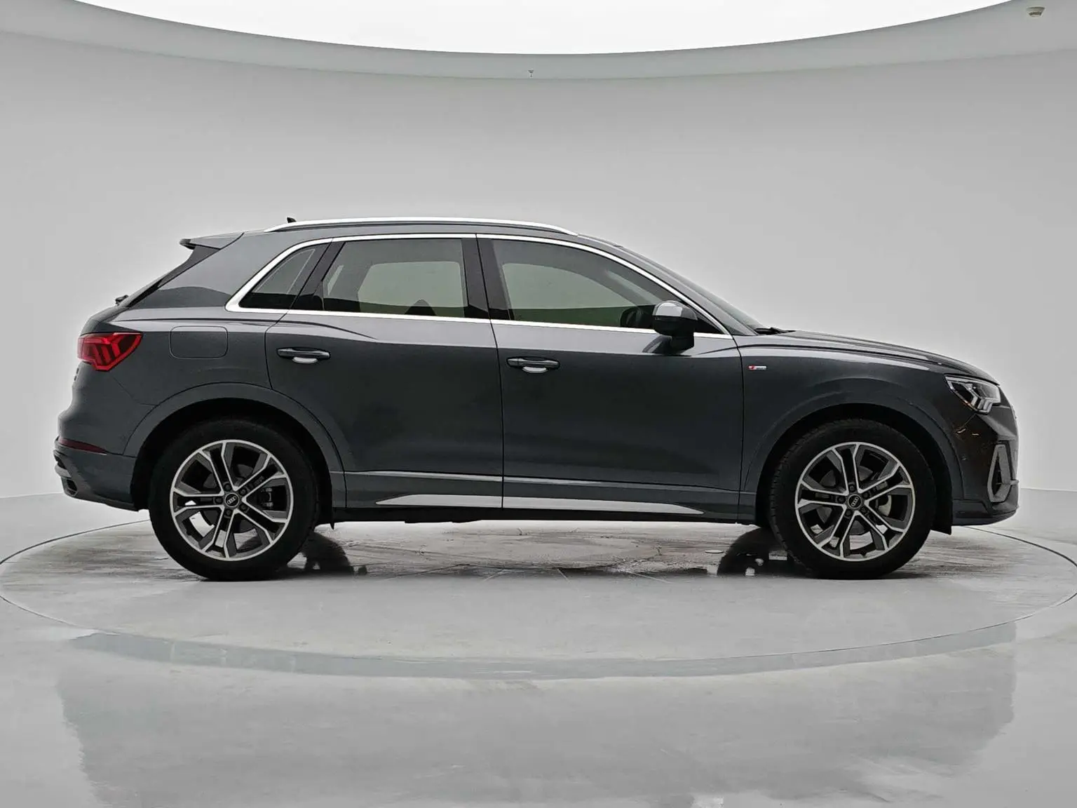 Audi Q3 2022 40 TFSI Dynamic Fashion