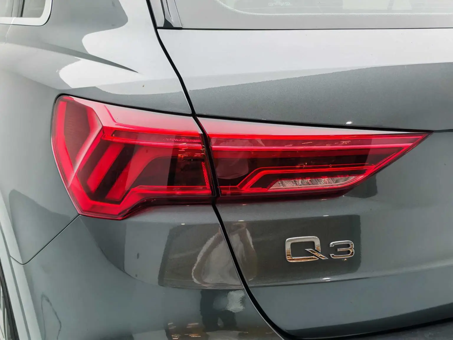 Audi Q3 2022 40 TFSI Dynamic Fashion