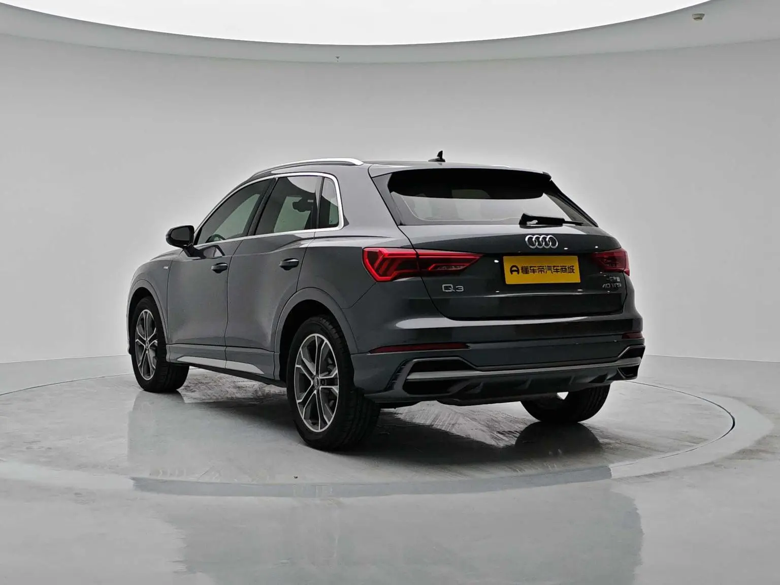 Audi Q3 2022 40 TFSI Dynamic Fashion