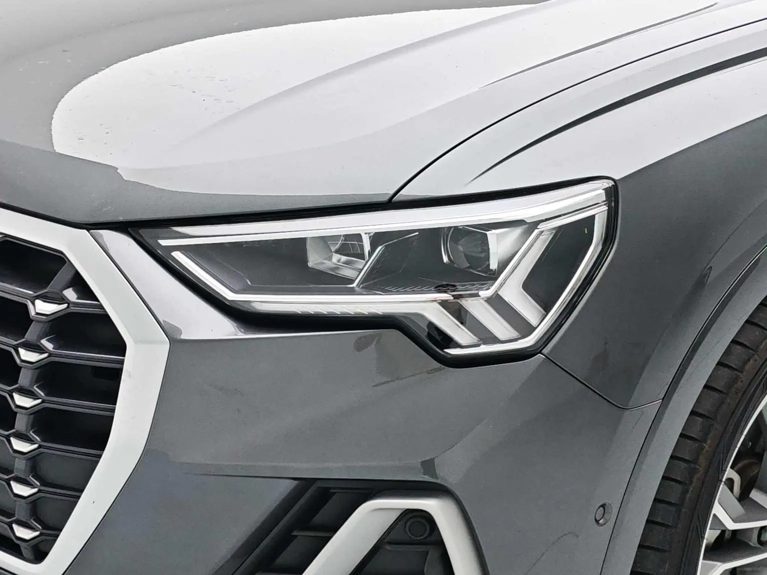 Audi Q3 2022 40 TFSI Dynamic Fashion