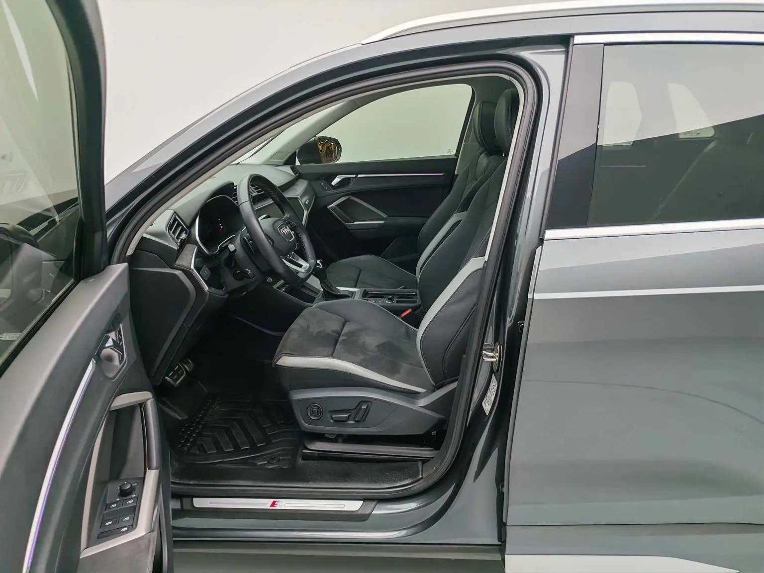 Audi Q3 2022 40 TFSI Dynamic Fashion