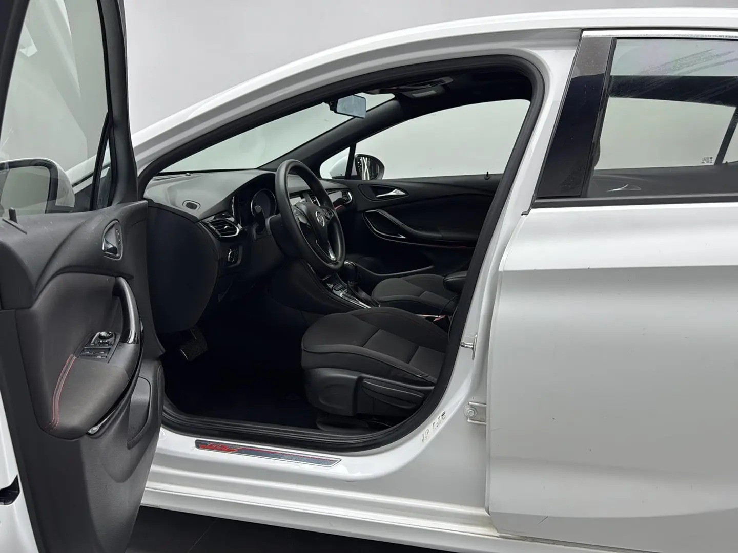 Buick Verano 2018 Hatchback GS 20T DCT Progressive