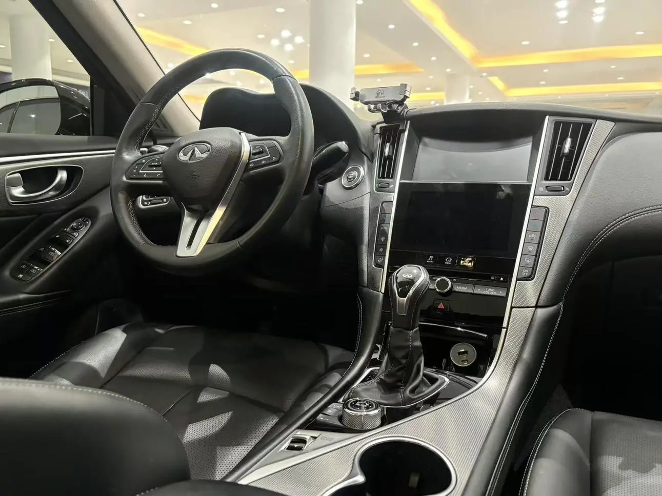 Infiniti Q50L 2018 2.0T China VI