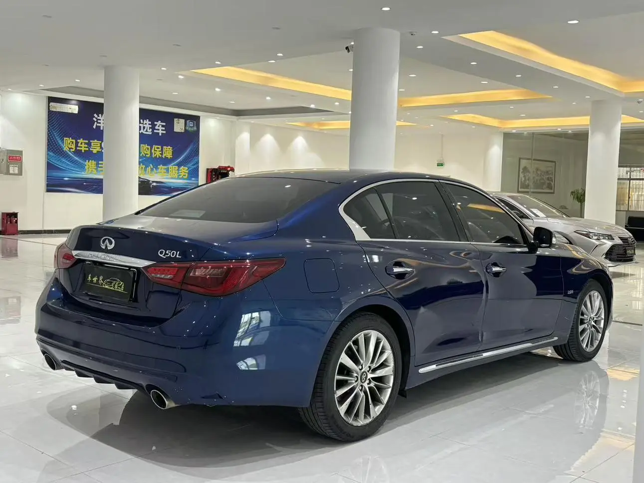 Infiniti Q50L 2018 2.0T China VI