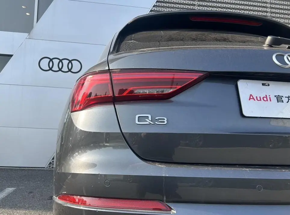 Audi Q3 2021 35 TFSI Dynamic Fashion