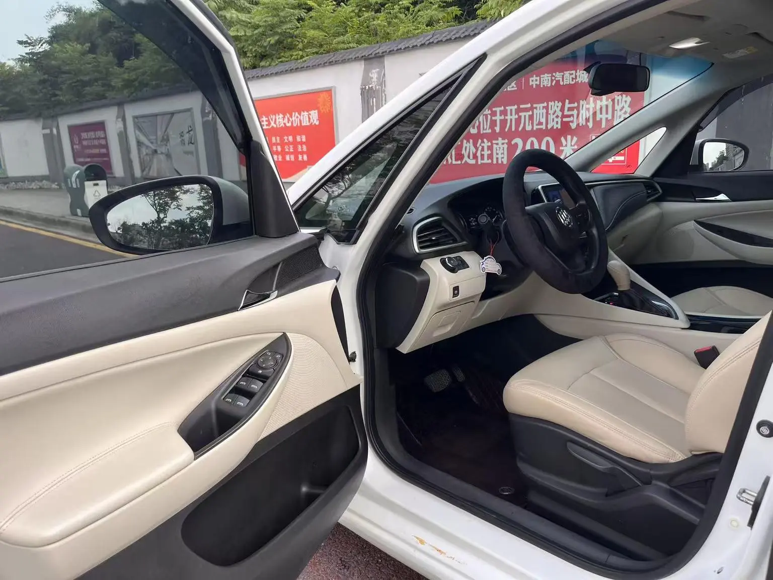 Buick GL6 2019 18T 6 seat Elite China VI