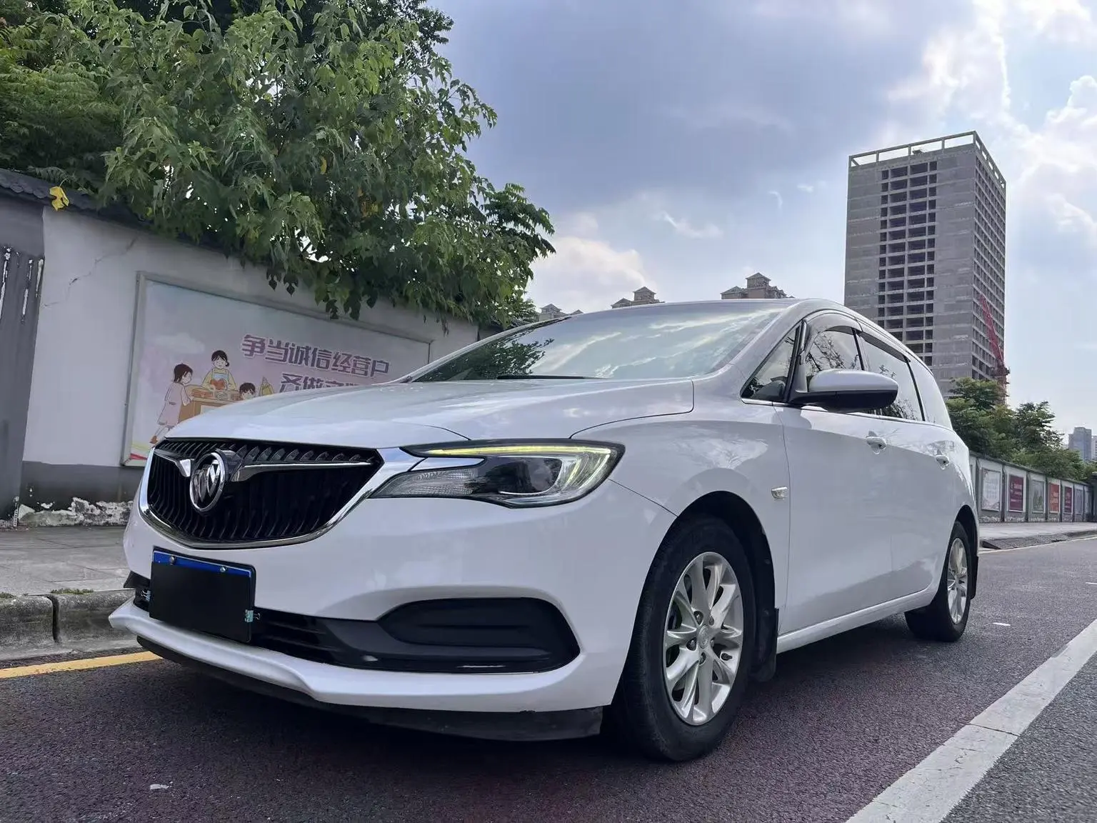 Buick GL6 2019 18T 6 seat Elite China VI