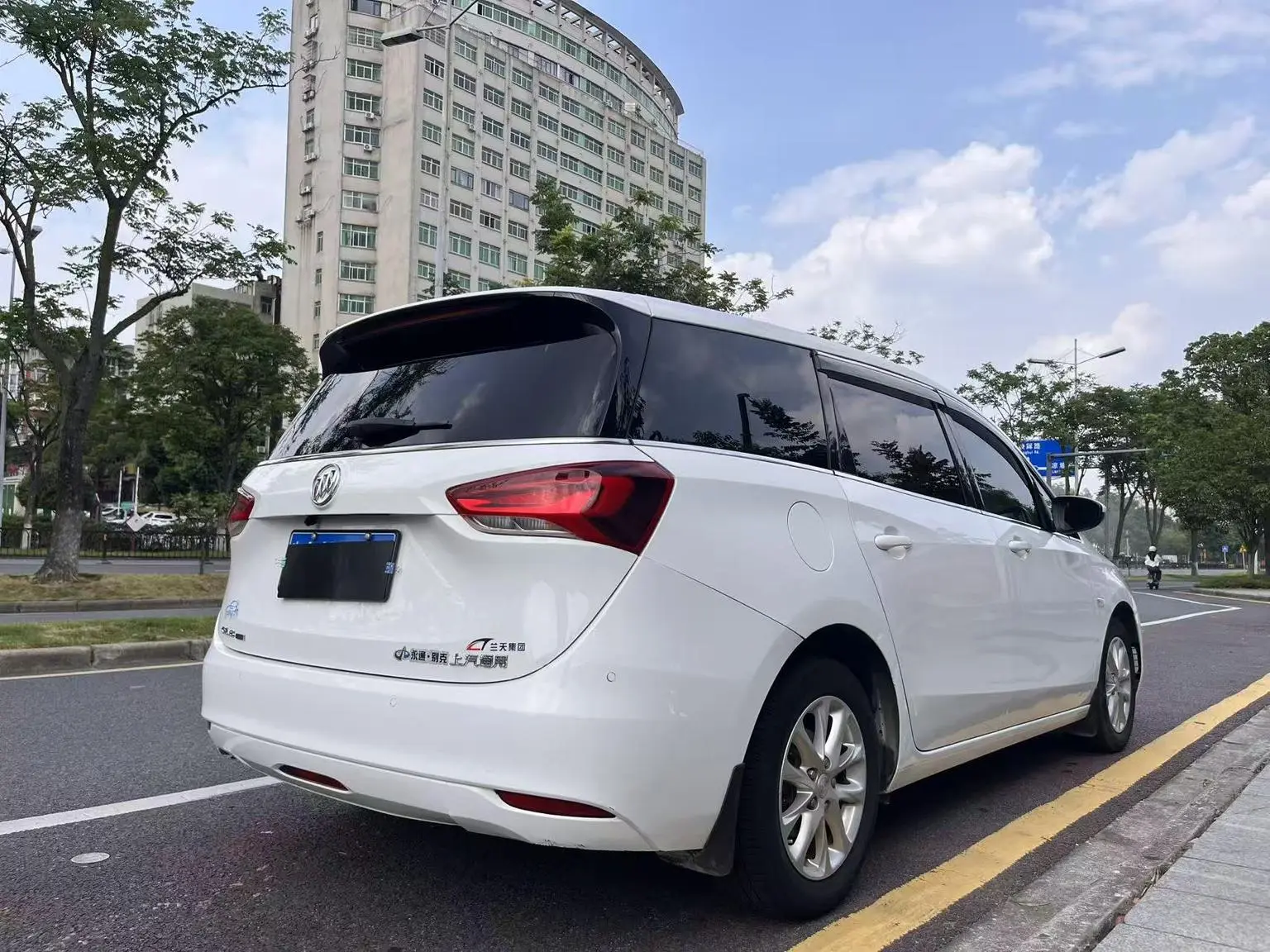 Buick GL6 2019 18T 6 seat Elite China VI