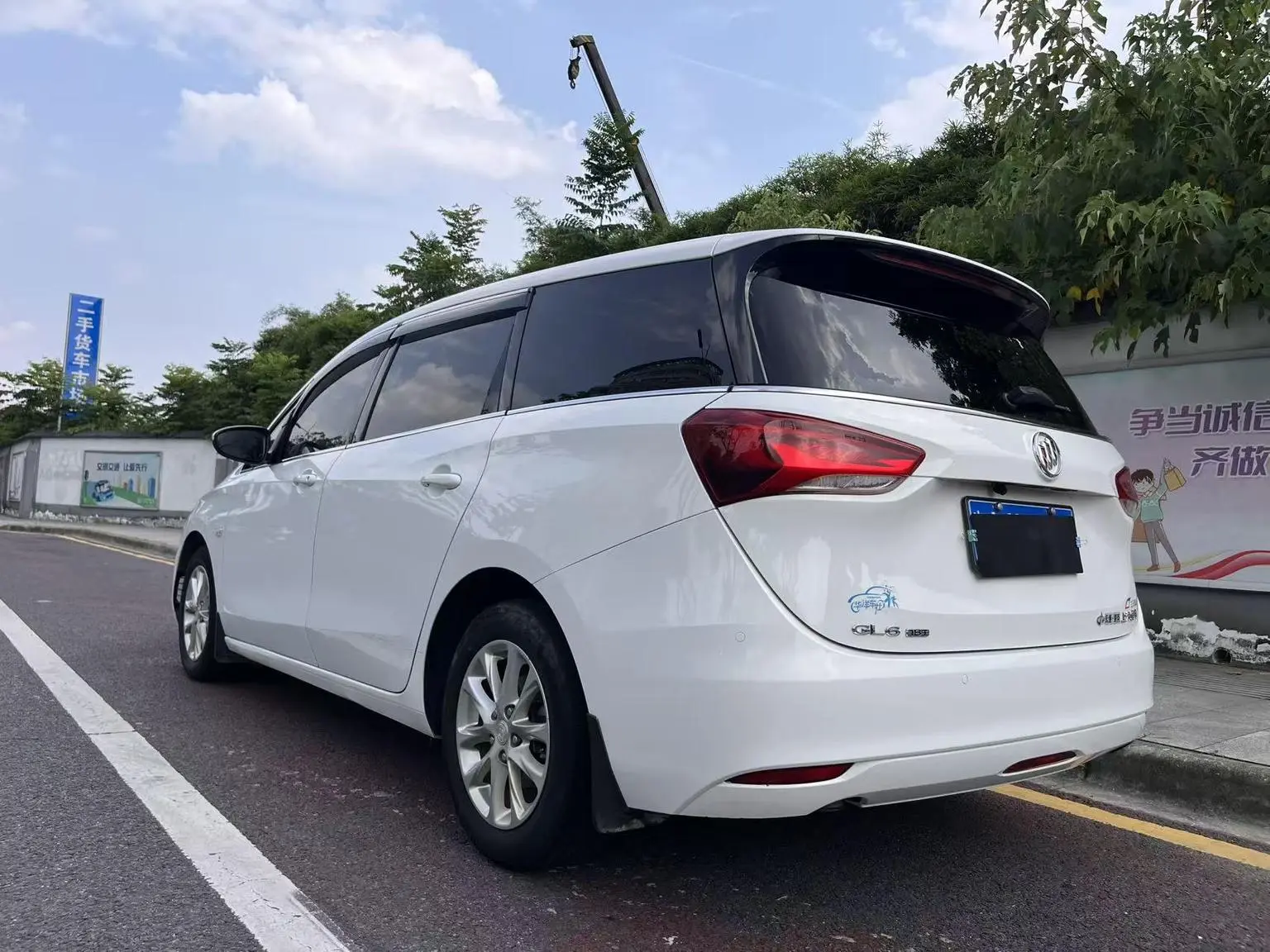 Buick GL6 2019 18T 6 seat Elite China VI