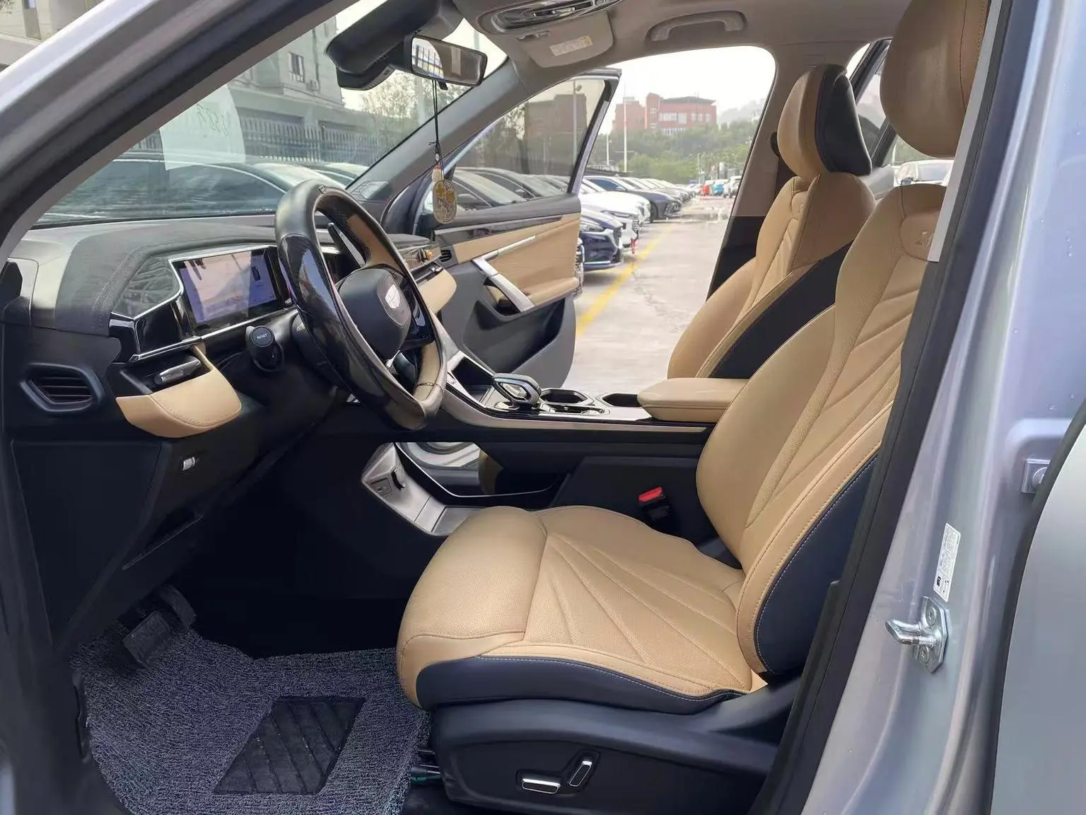 Geely Boyue L 2023 1.5TD DCT Premium