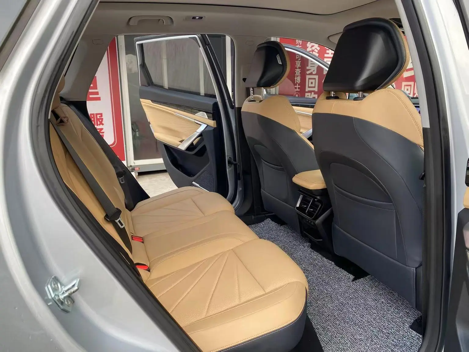 Geely Boyue L 2023 1.5TD DCT Premium