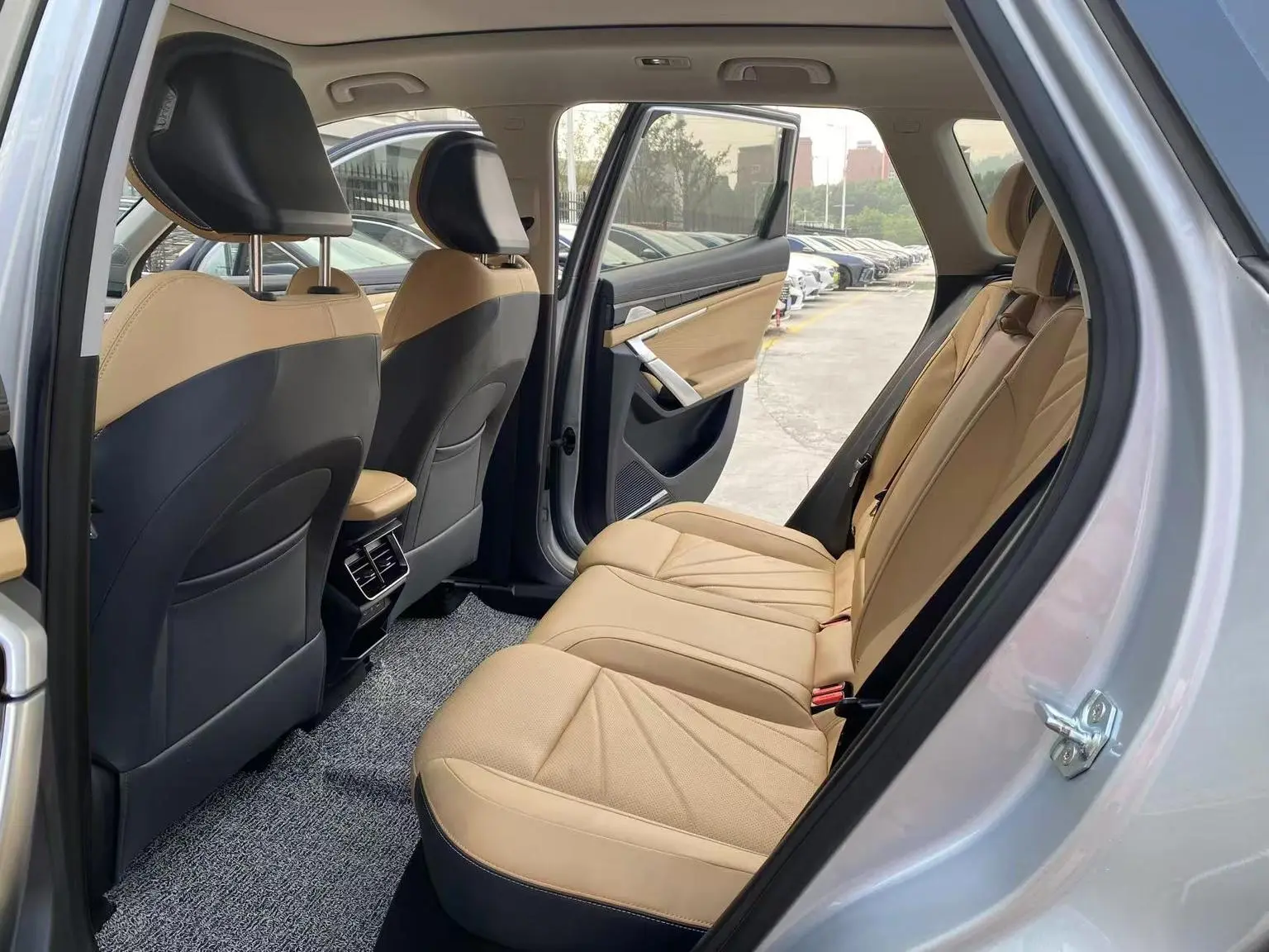 Geely Boyue L 2023 1.5TD DCT Premium