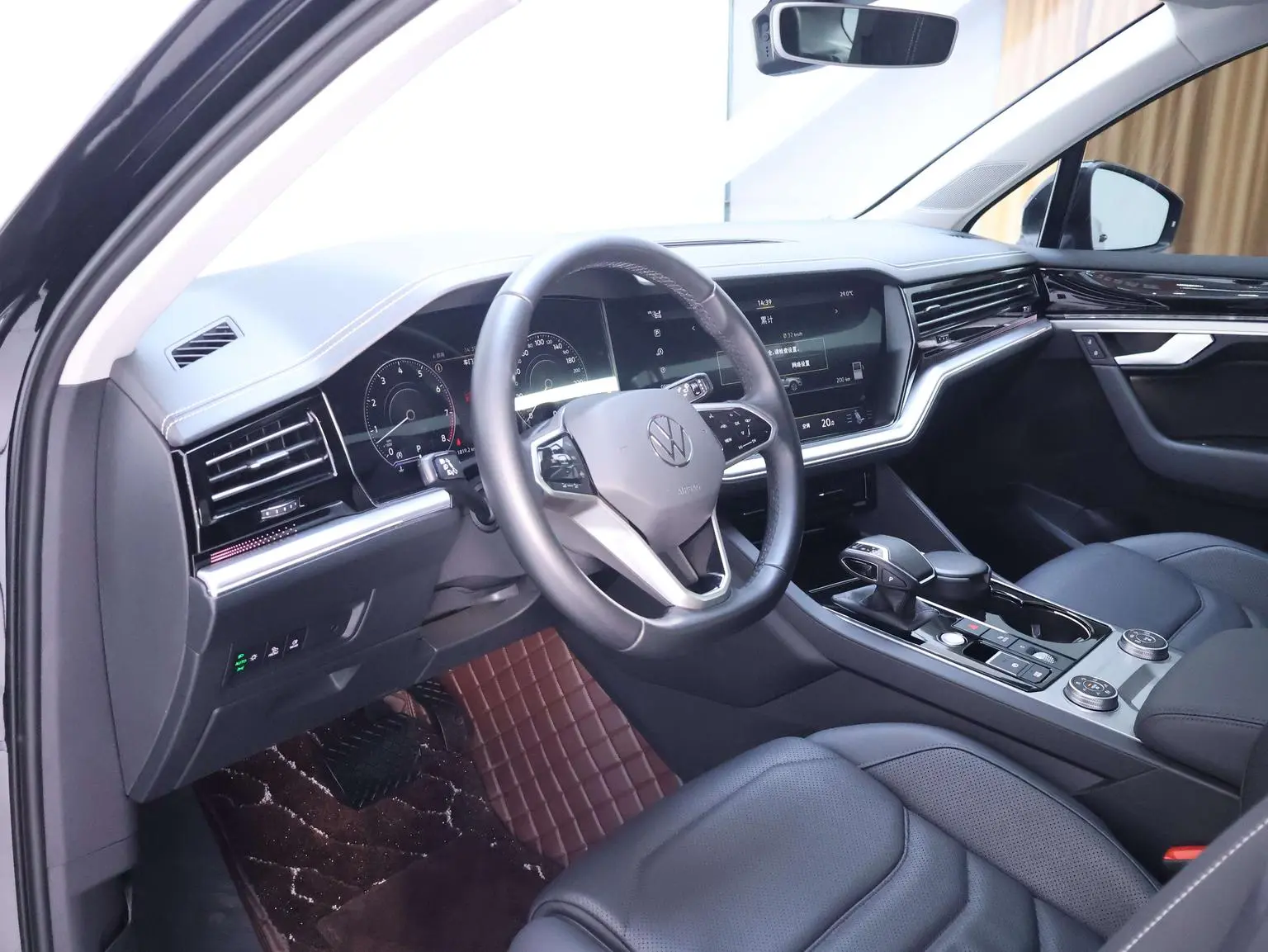 Volkswagen Touareg 2021 3.0TSI Sharp Sport Package