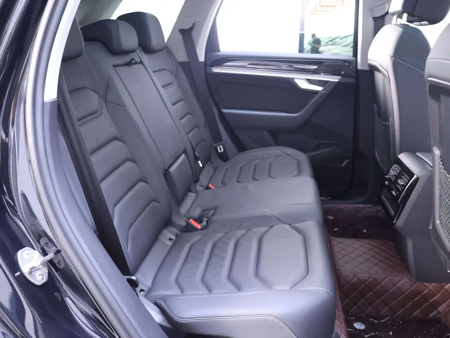 Volkswagen Touareg 2021 3.0TSI Sharp Sport Package