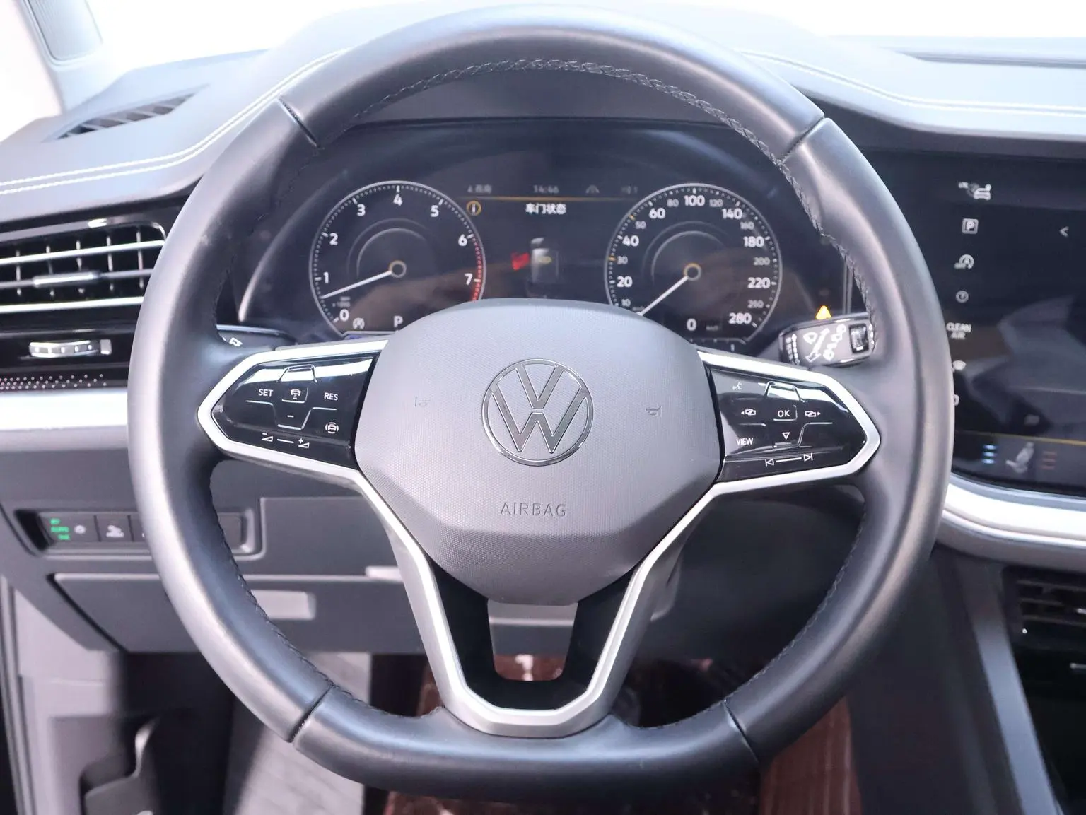 Volkswagen Touareg 2021 3.0TSI Sharp Sport Package
