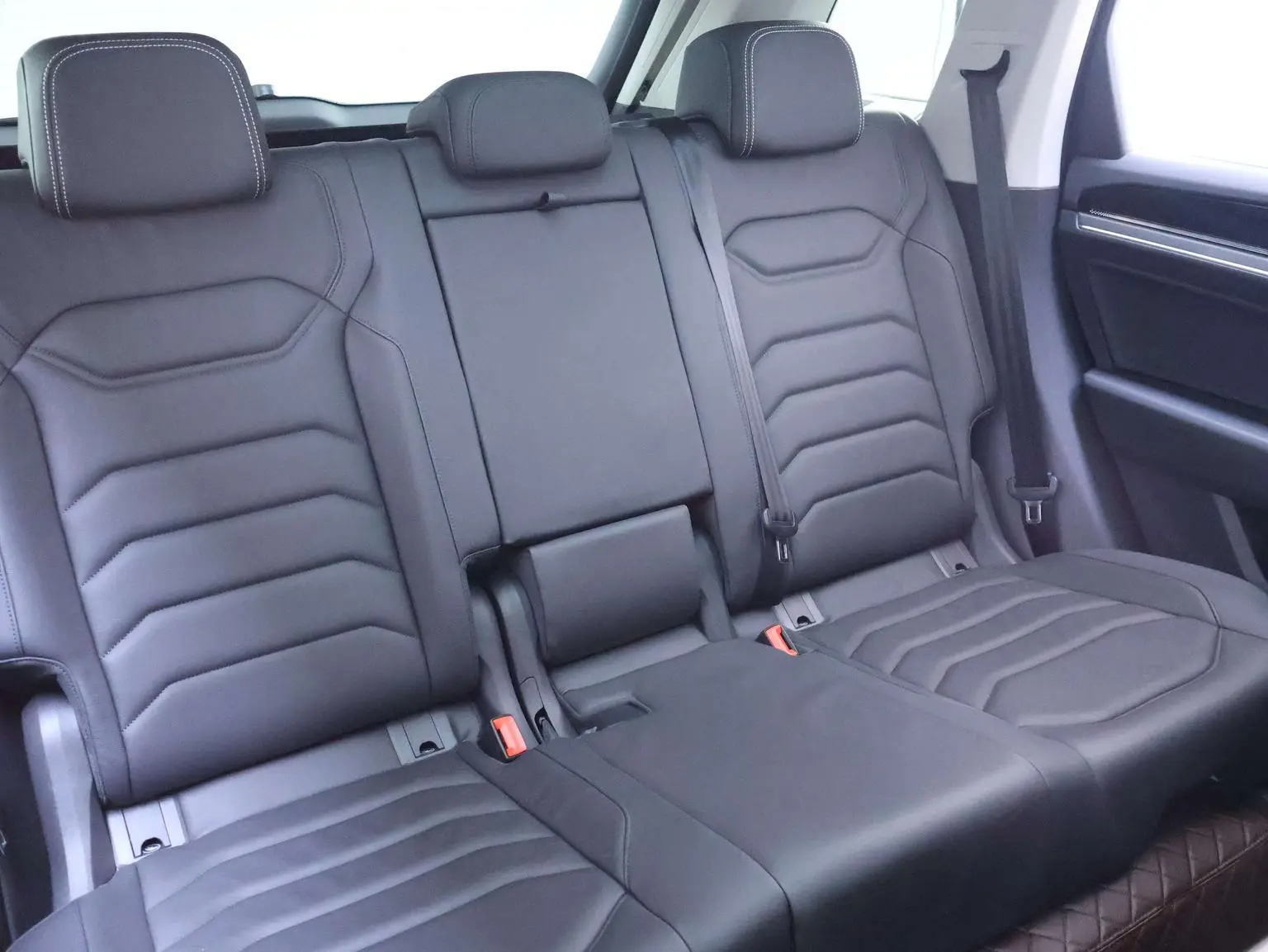 Volkswagen Touareg 2021 3.0TSI Sharp Sport Package