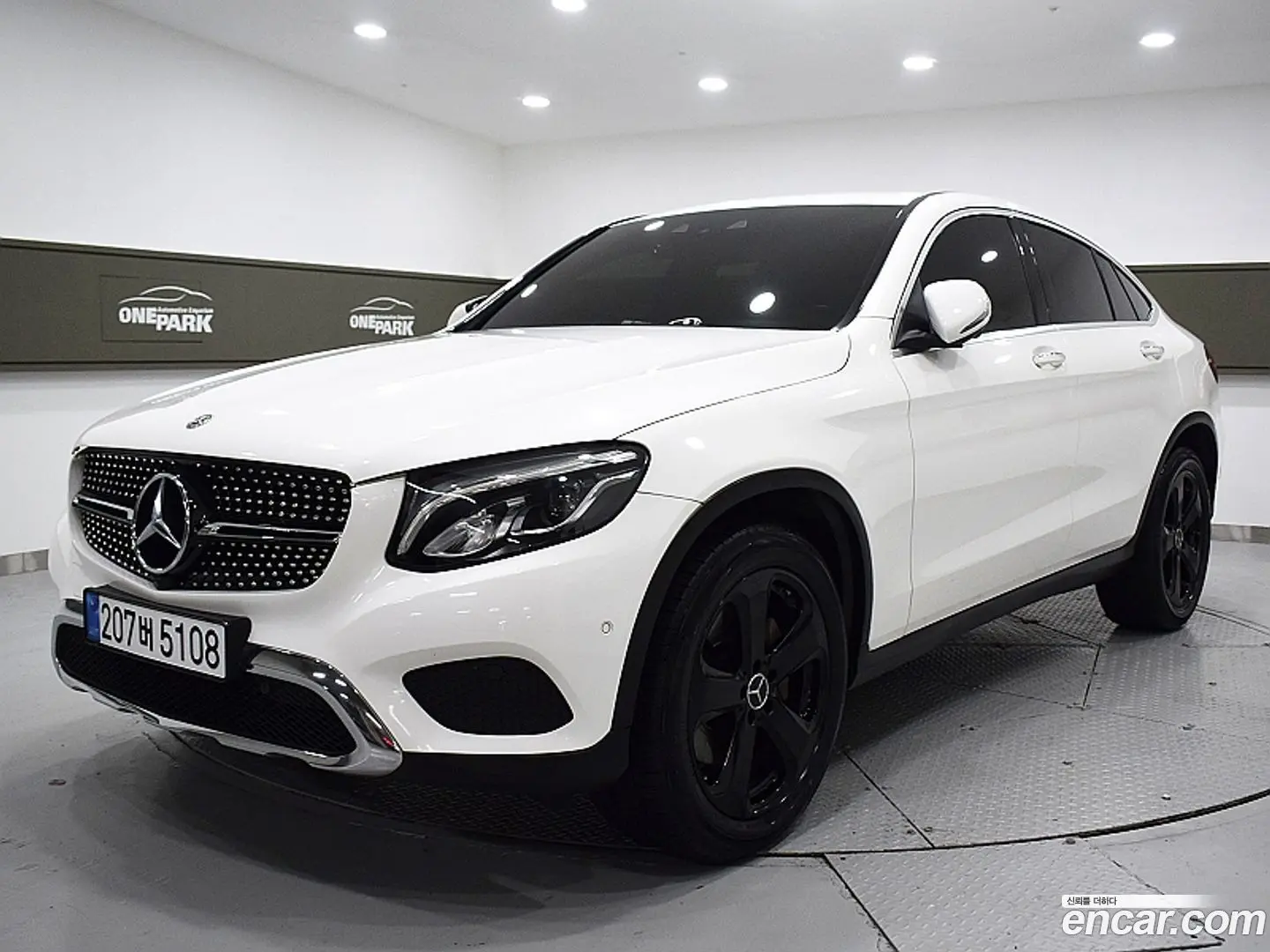 Mercedes-Benz GLC-Class GCL300 4MATIC Coupe