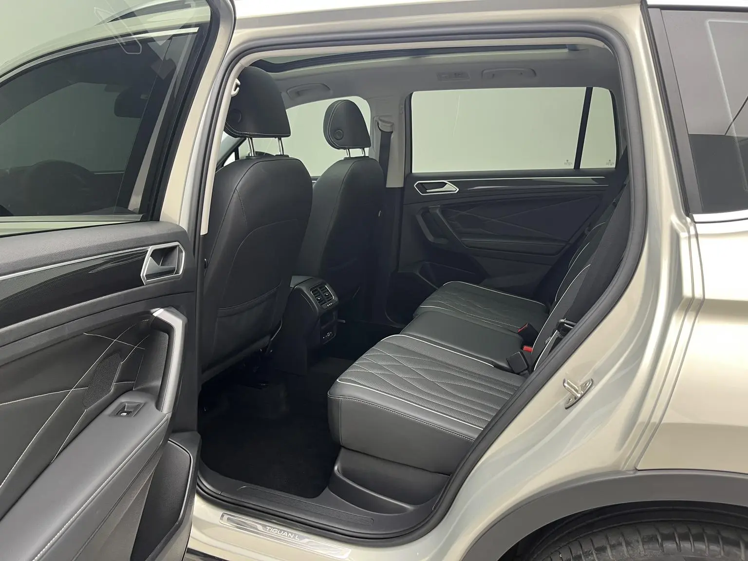 Volkswagen Tiguan L 2022 330TSI Auto 2WD Smart Enjoy