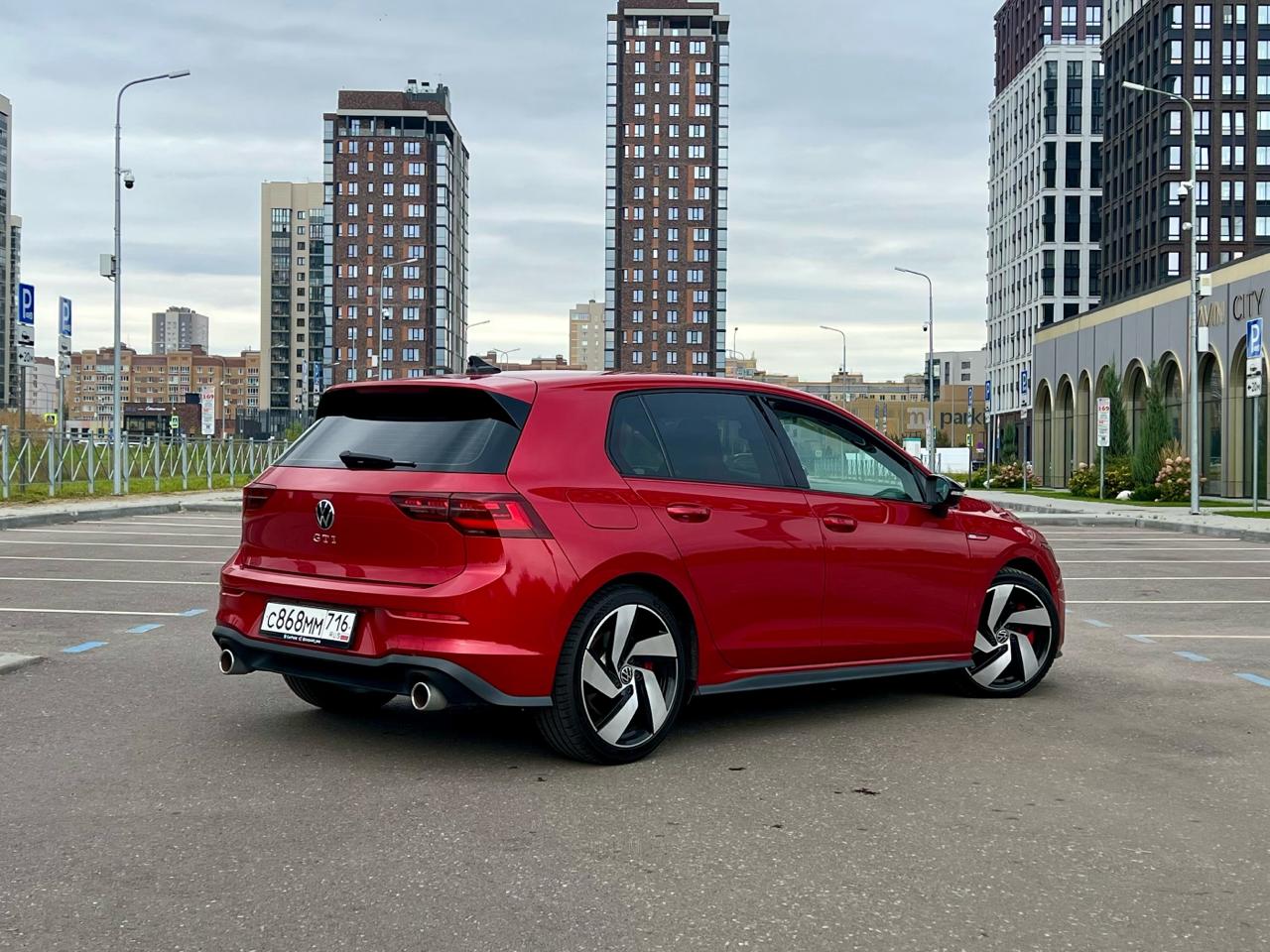 Volkswagen Golf GTI