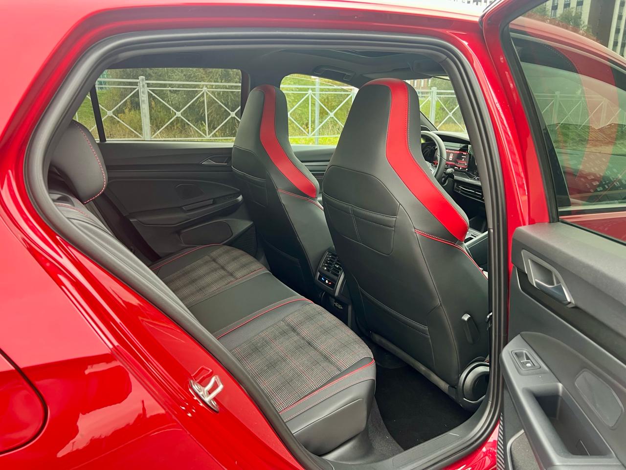 Volkswagen Golf GTI